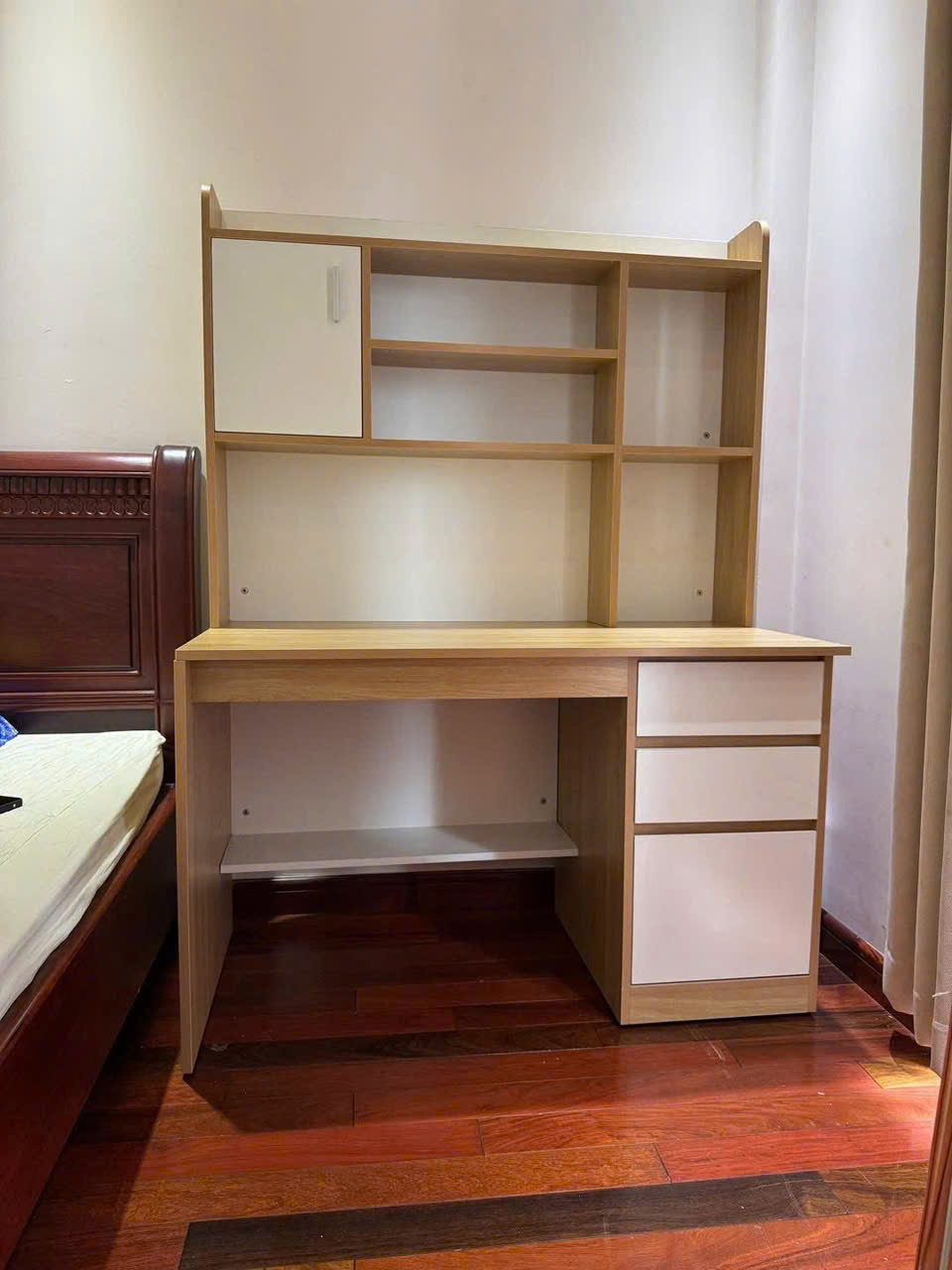 Bàn học sinh kèm kệ sách gỗ Mdf Juno Sofa KT 1m2 x 60 x 1m4