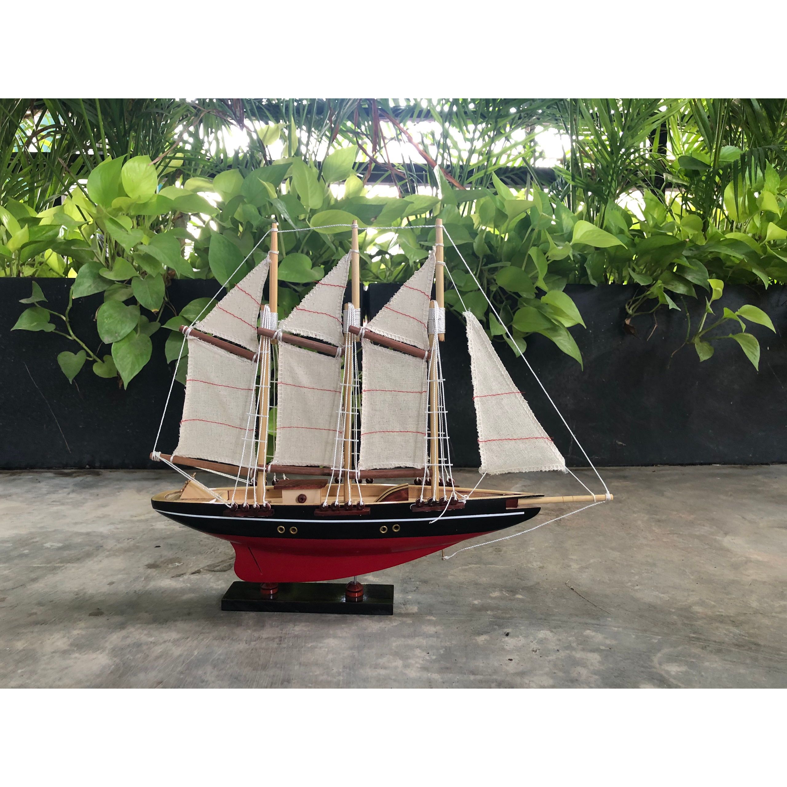 Mô Hình Du Thuyền Gỗ Atlantic sơn màu đỏ/vàng, mô hình gỗ tự nhiên, lắp ráp sẵn 1st FURNITURE bằng gỗ t