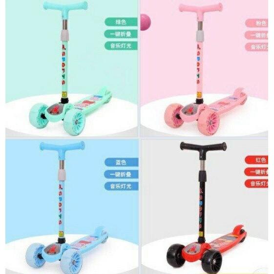 Xe trượt scooter 3 bánh phát sáng, có chuông cho bé