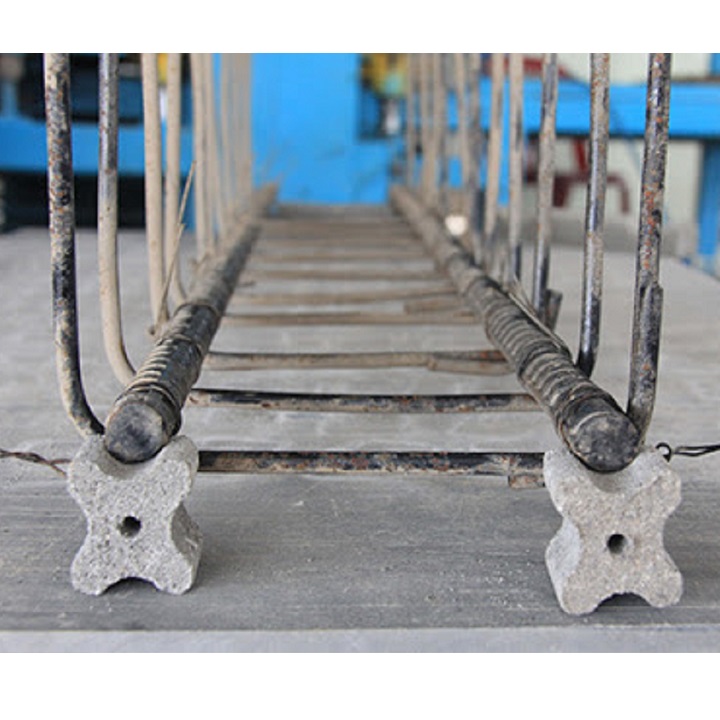 Con Kê Bê Tông 25/30mm Có Lỗ Buộc Dây Thép