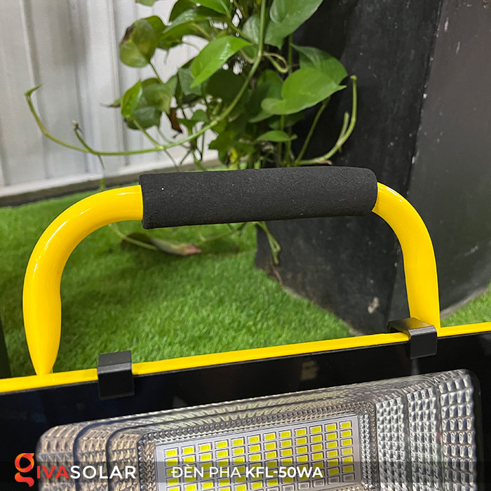 Đèn Pha Sạc điện GIVASOLAR GV-KFL-50WA
