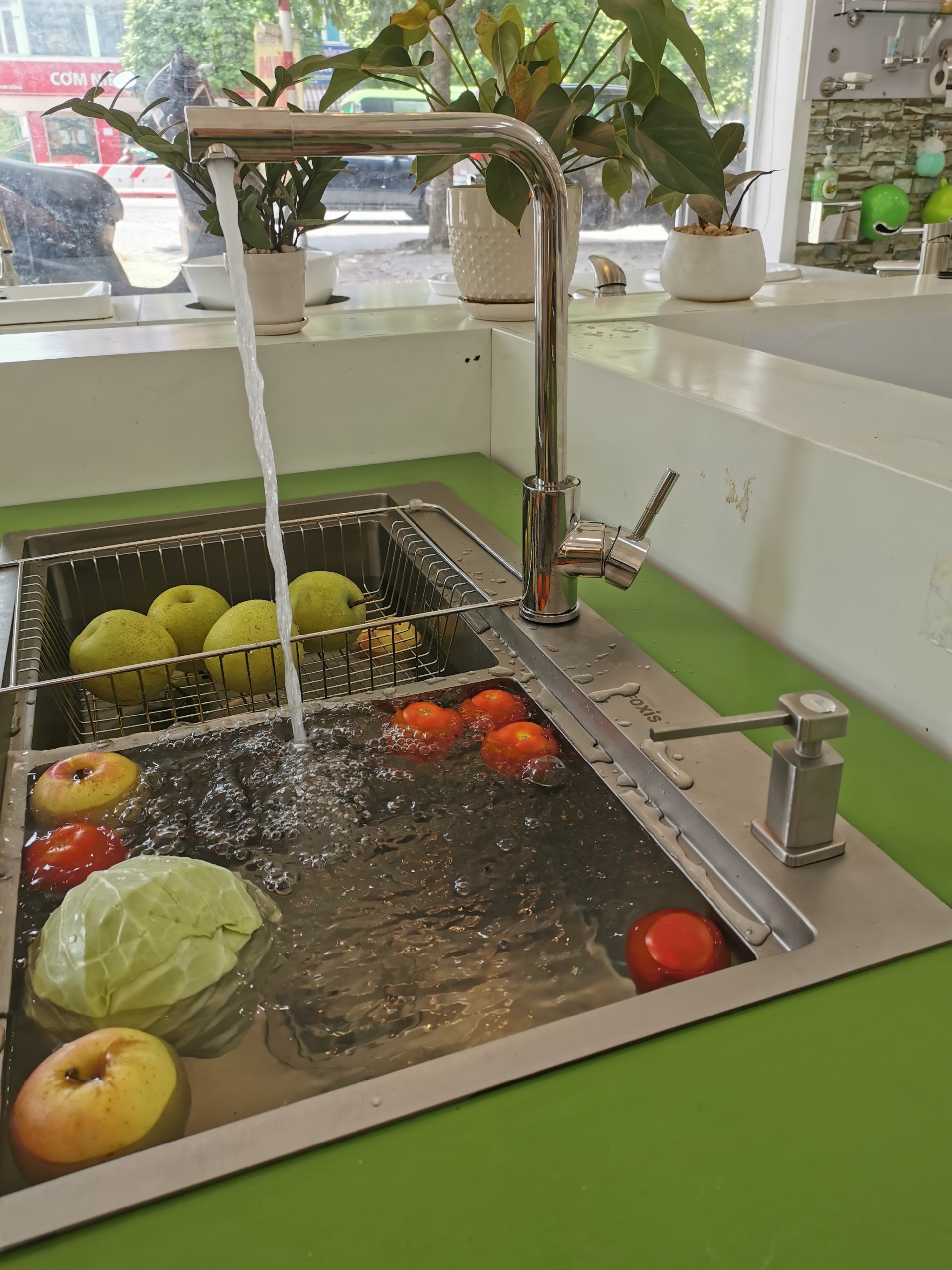 Vòi rửa bát inox 304 bóng gương