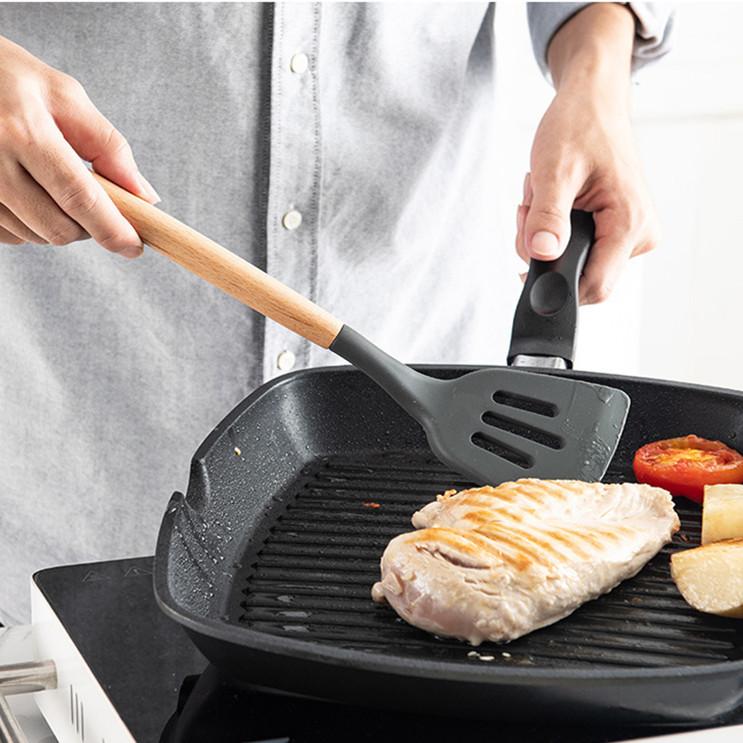 Nhà Bếp Silicon Chống Dính Dụng Cụ Nấu Ăn Muỗng Thìa Đũa Máy Đánh Trứng Tay Cầm Gỗ Đồ Dùng Chén Ăn Bộ Phụ Kiện Cung Cấp