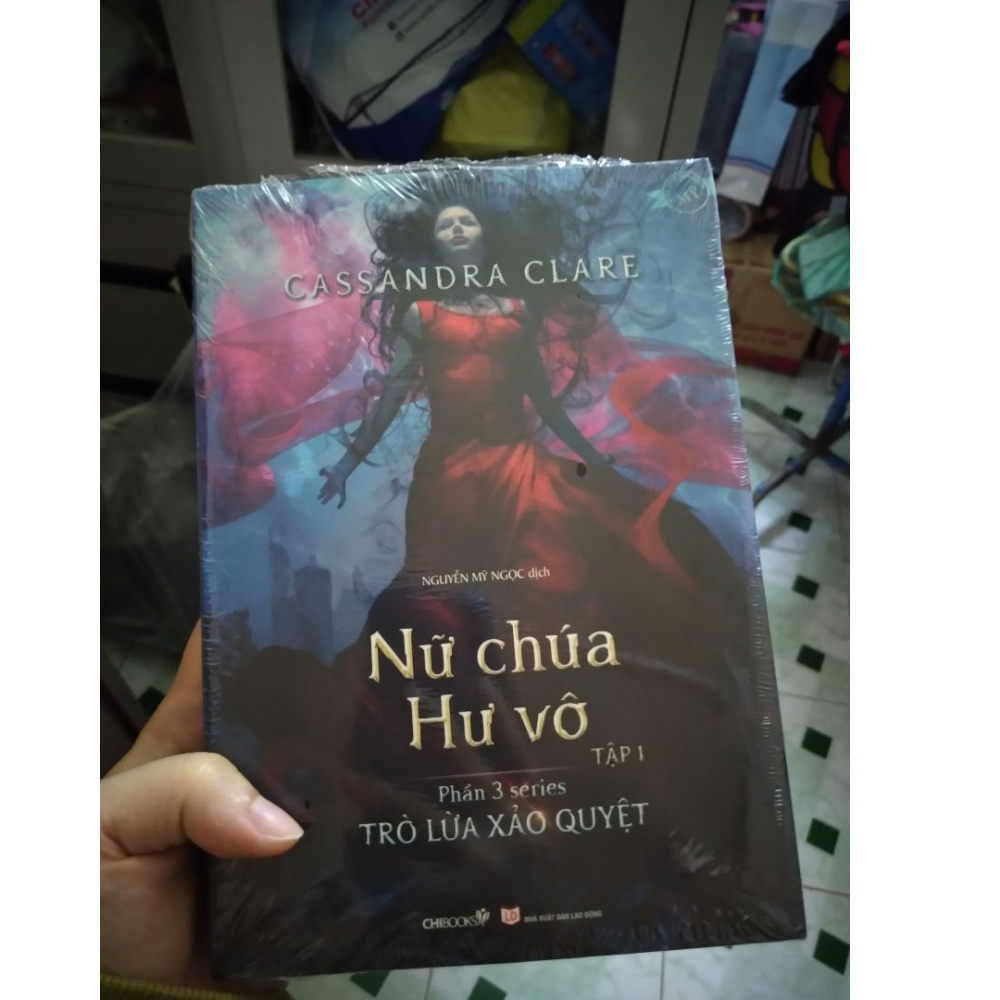 Nữ Chúa Hư Vô - Tập 1