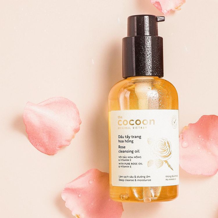 Dầu Tẩy Trang Hoa Hồng Cocoon Cleasing Oil 140ml + Tặng Kèm Túi Cói Thời Trang