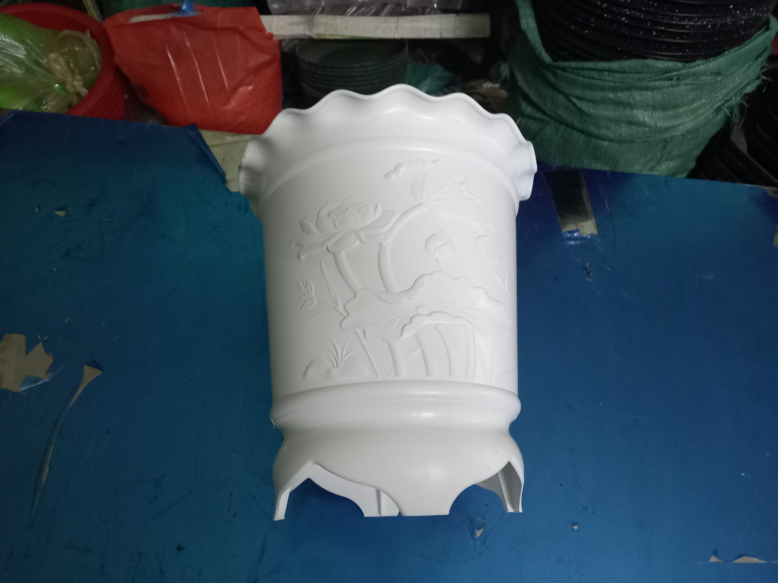 Bộ 2 chậu trồng hoa trái đào màu trắng size 30 x 32cm
