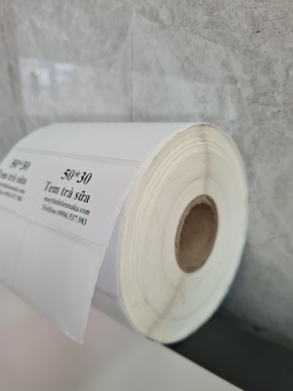 Giấy in mã vạch decal nhiệt 2 tem 35 x 22mm cuộn dài 30m