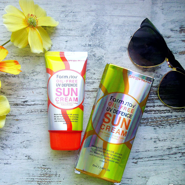 Kem Chống Nắng Kiềm Dầu Oil-Free Uv Defence Sun Cream - Hàng Chính Hãng