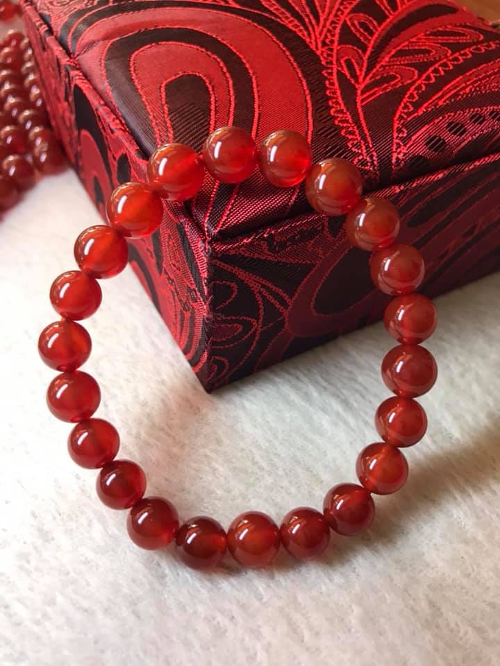 Vòng Tay ĐÁ MÃ NÃO ĐỎ TƯƠI SÁNG ĐẸP SIZE 8MM MAY MẮN NỮ MẠNG HỎA MẠNG THỔ ĐEO RẤT HỢP TỐT Ạ