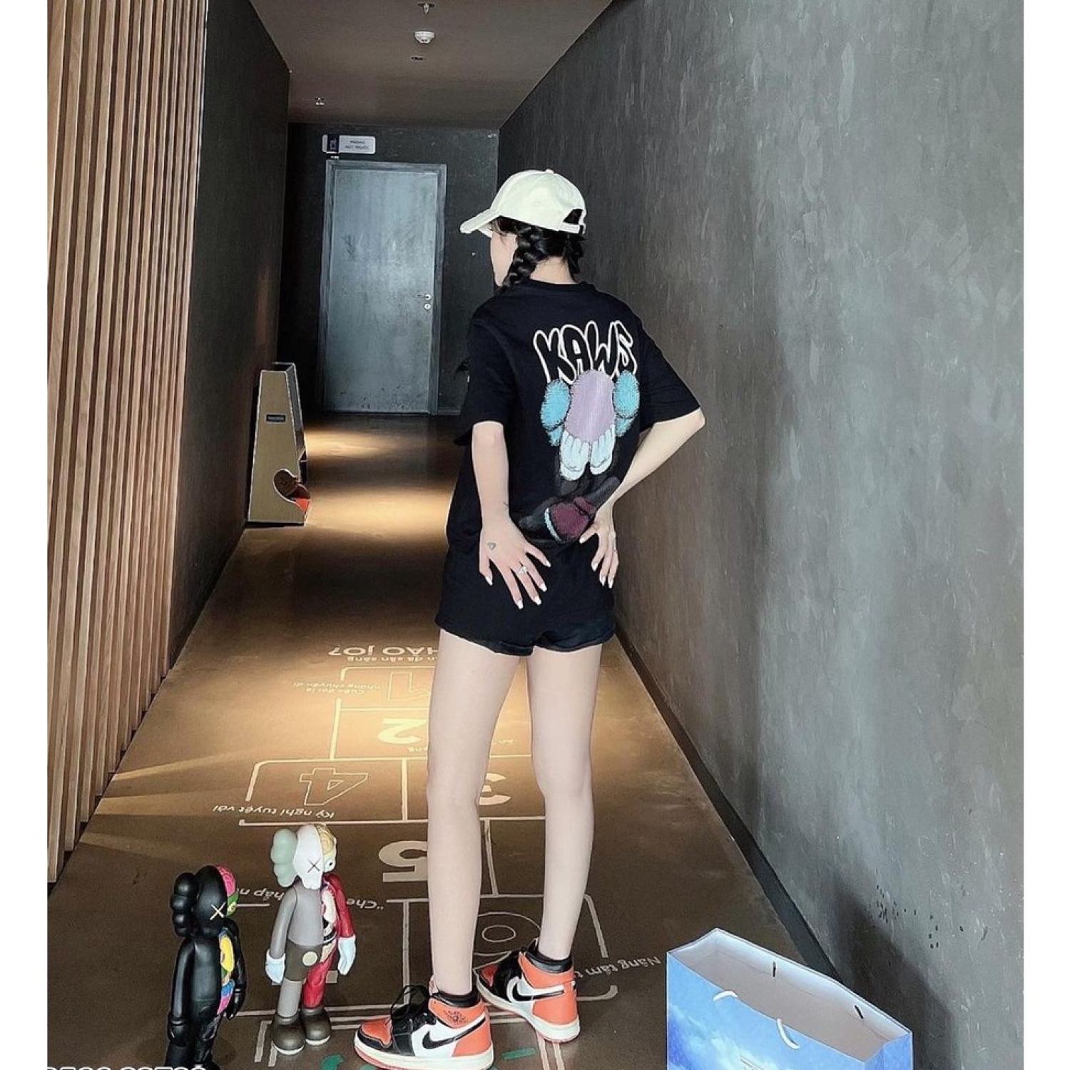 Bộ Quần Áo Nam Nữ Unisex In Hình KAWS Cổ Tròn Tay Lỡ Phong Cách Trẻ Trung Cá Tính Năng Động