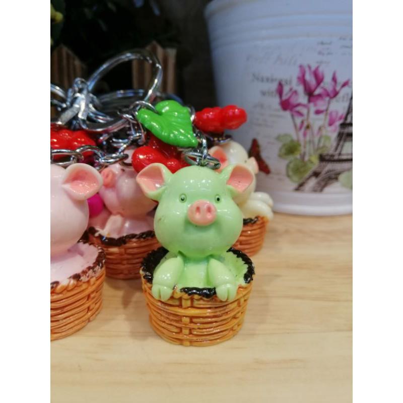 MÓC KHÓA HEO TRONG GIỎ SIÊU CUTE