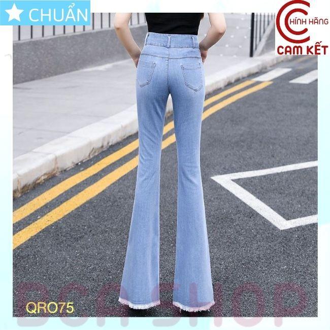 Quần jean nữ ống loe QRO75 ROSATA tại BCASHOP dáng dài thêu hoa, lưng cao 2 nút, phom chuẩn, chất liệu jean cao cấp