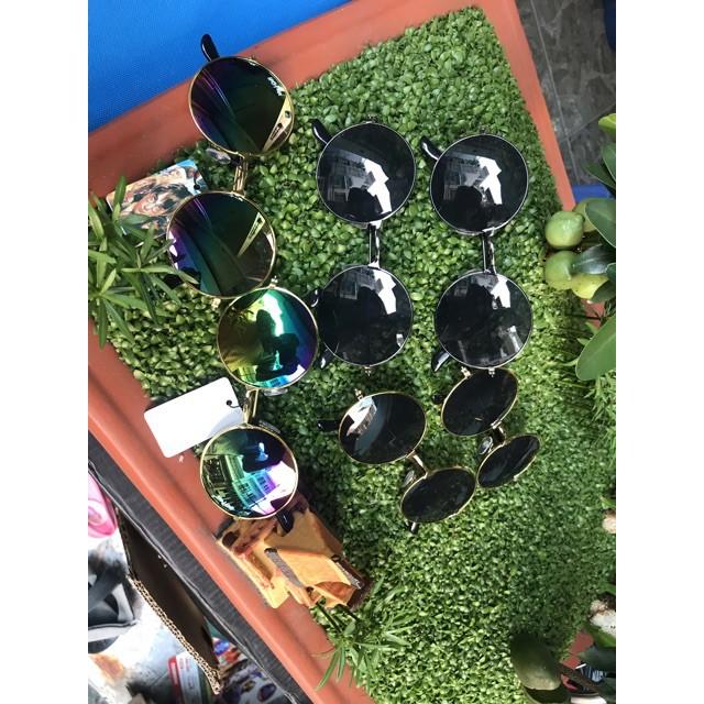 Kính đen thầy bói Znice