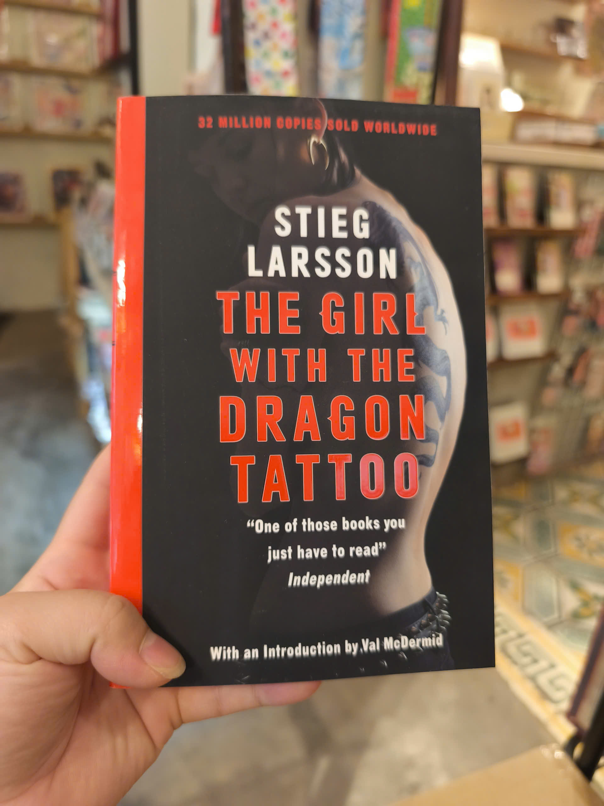 Sách - The Girl Who Takes an Eye for an Eye by David Lagercrantz | Mystery Thriller/ Ngoại văn Nhập khẩu