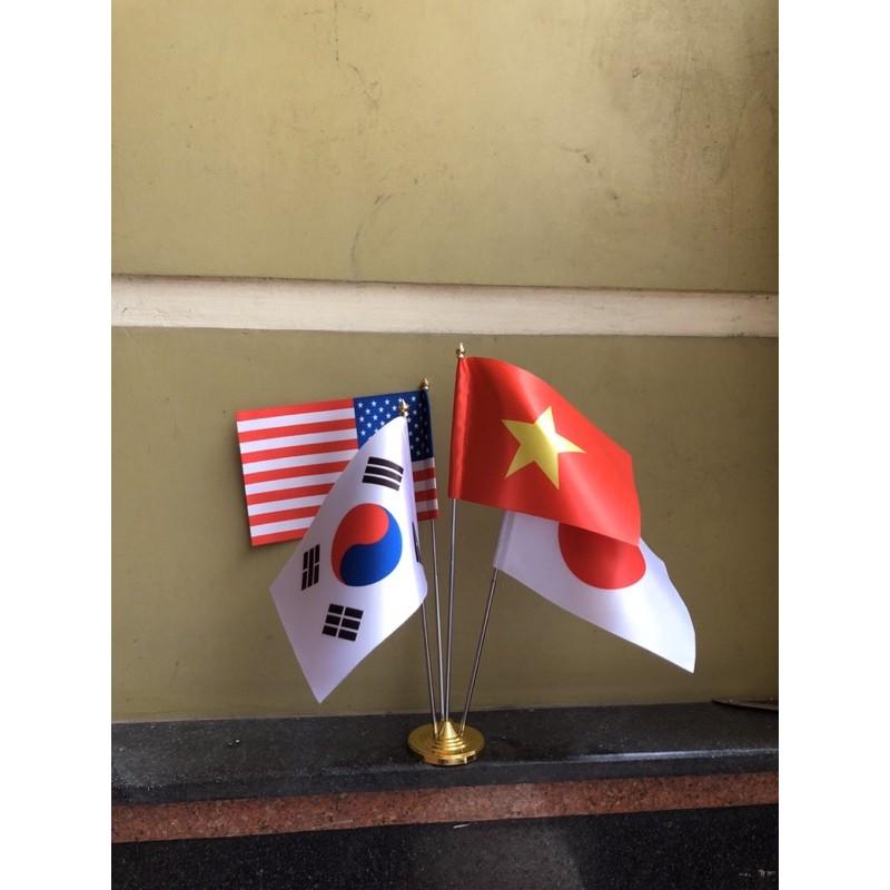 Cờ để bàn đế cắm 4