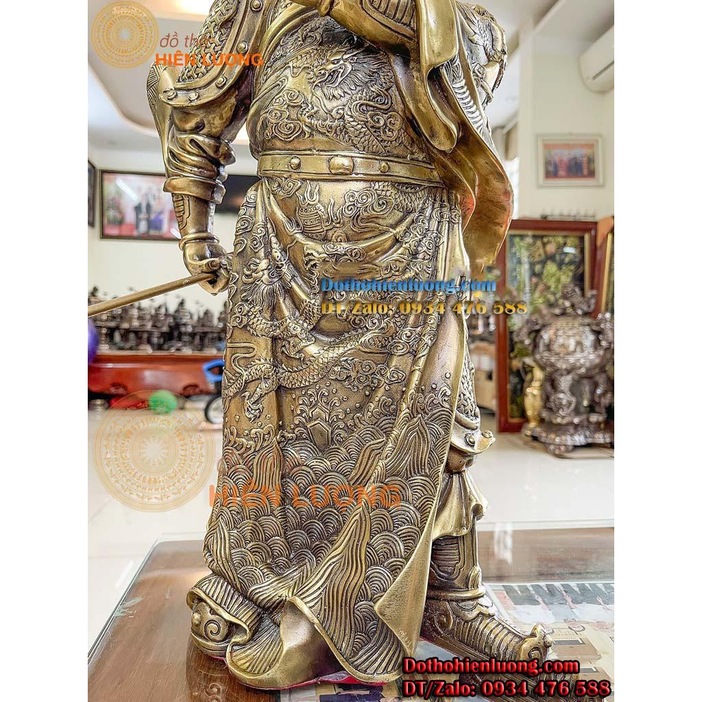 Tượng Quan Vân Trường Dáng Dứng Vuốt Râu Cầm Đao Bằng ĐồngVàng Cao 60cm - Tượng Quan Công