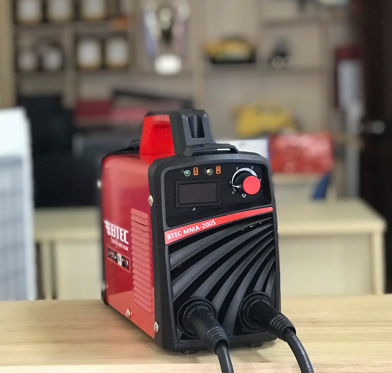 Máy hàn que điện tử BTEC MMA-200S - Hàng chính hãng