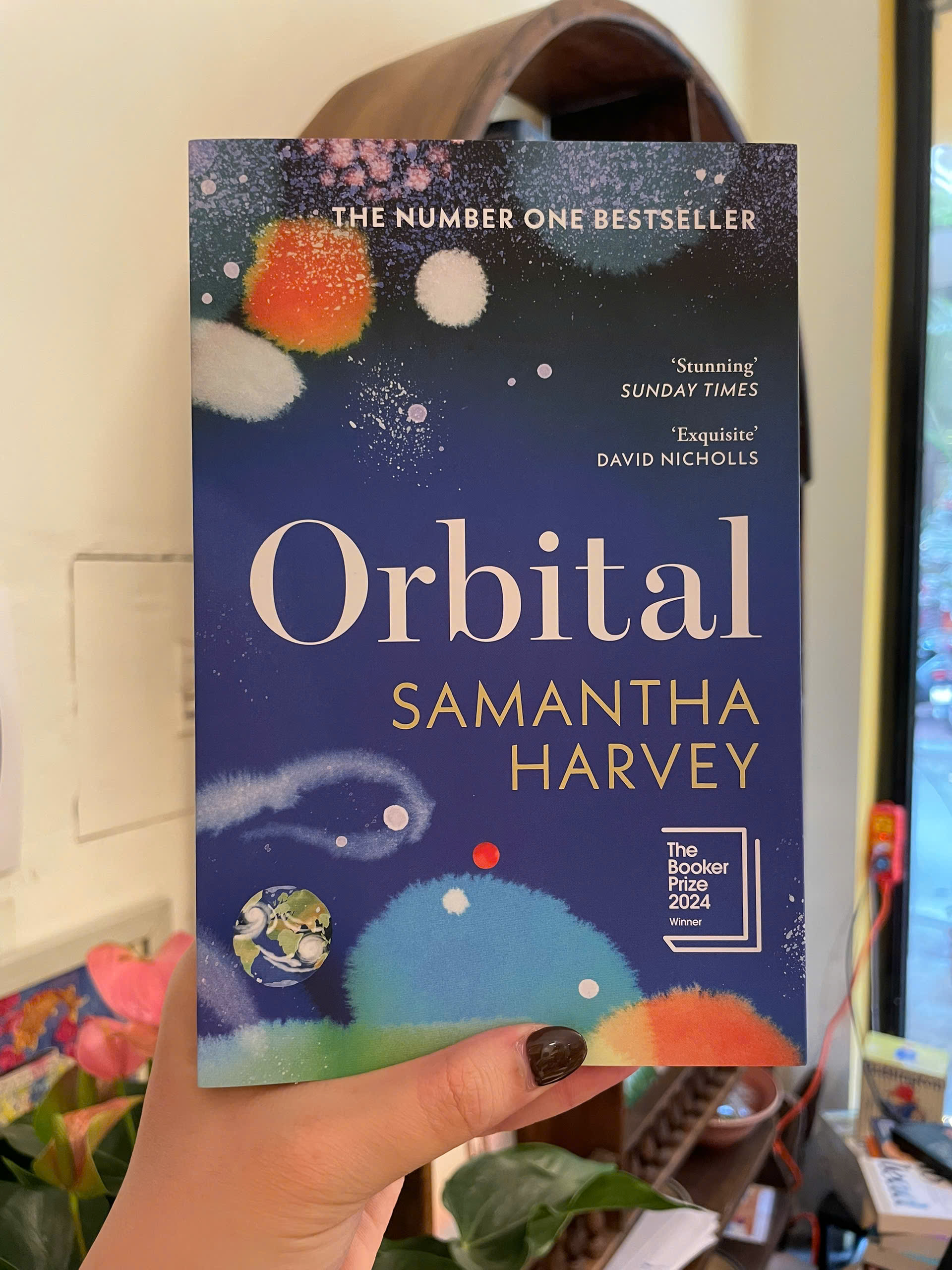 Sách - Orbital by Samantha Harvey | Booker Prize Winner / Science Fiction / Ngoại văn Nhập khẩu