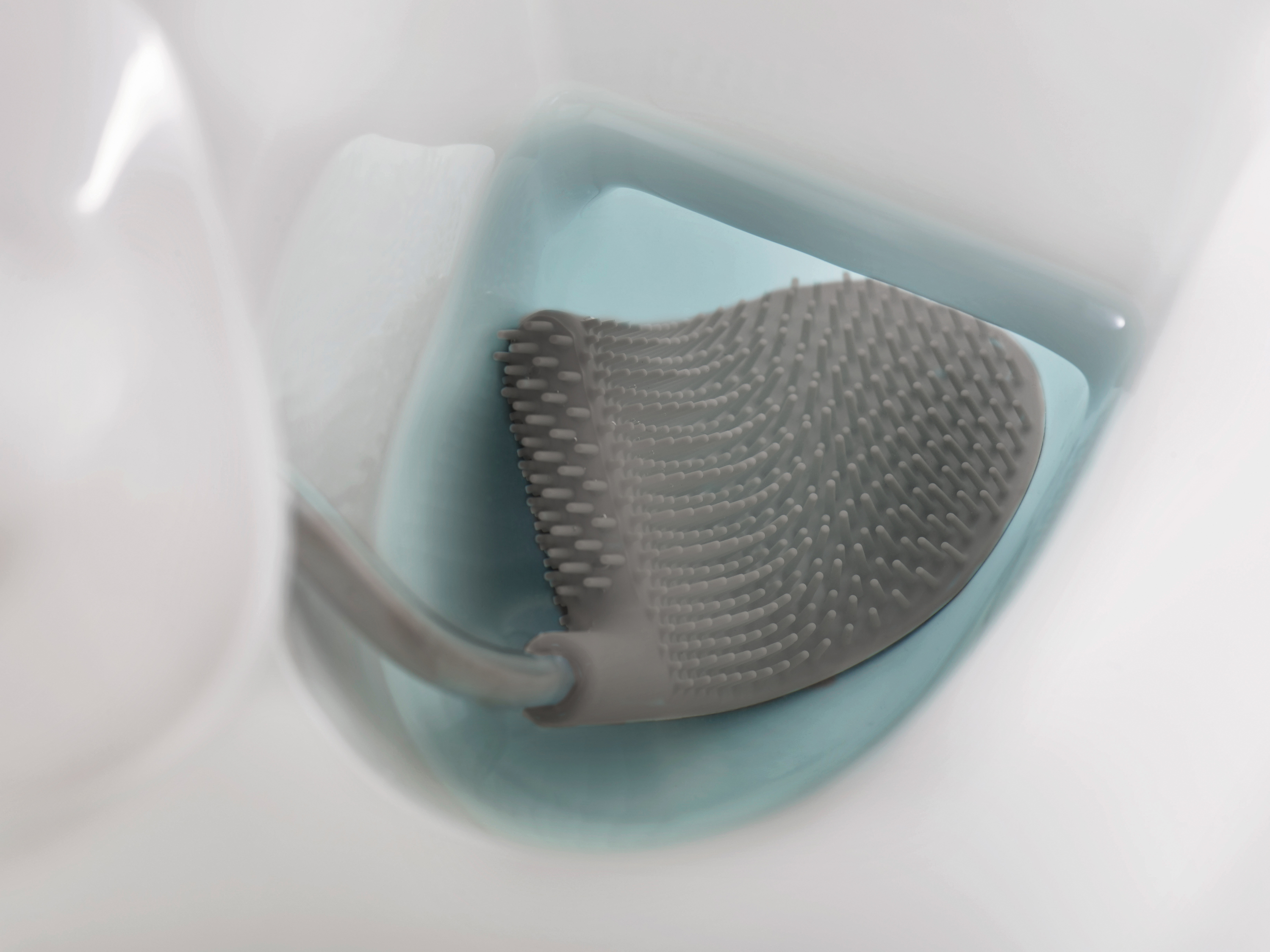 Cọ Toilet Thông Minh Joseph Joseph 002812 Xám/Trắng