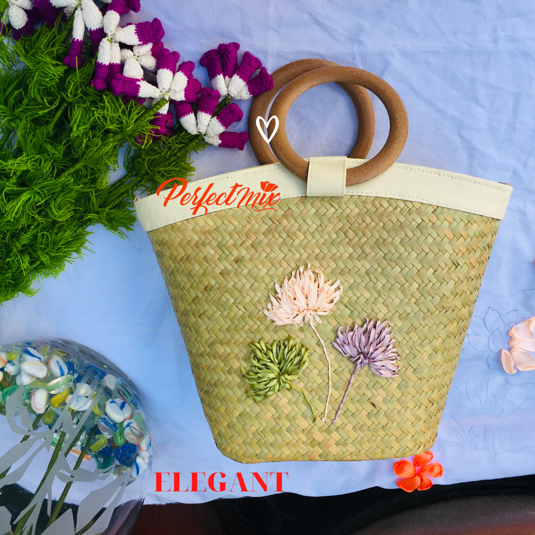 Túi đi biển-giỏ cỏ bàng, giỏ thêu tay trực tiếp- thêu ribbon  tinh tế và hài hòa màu sắc.