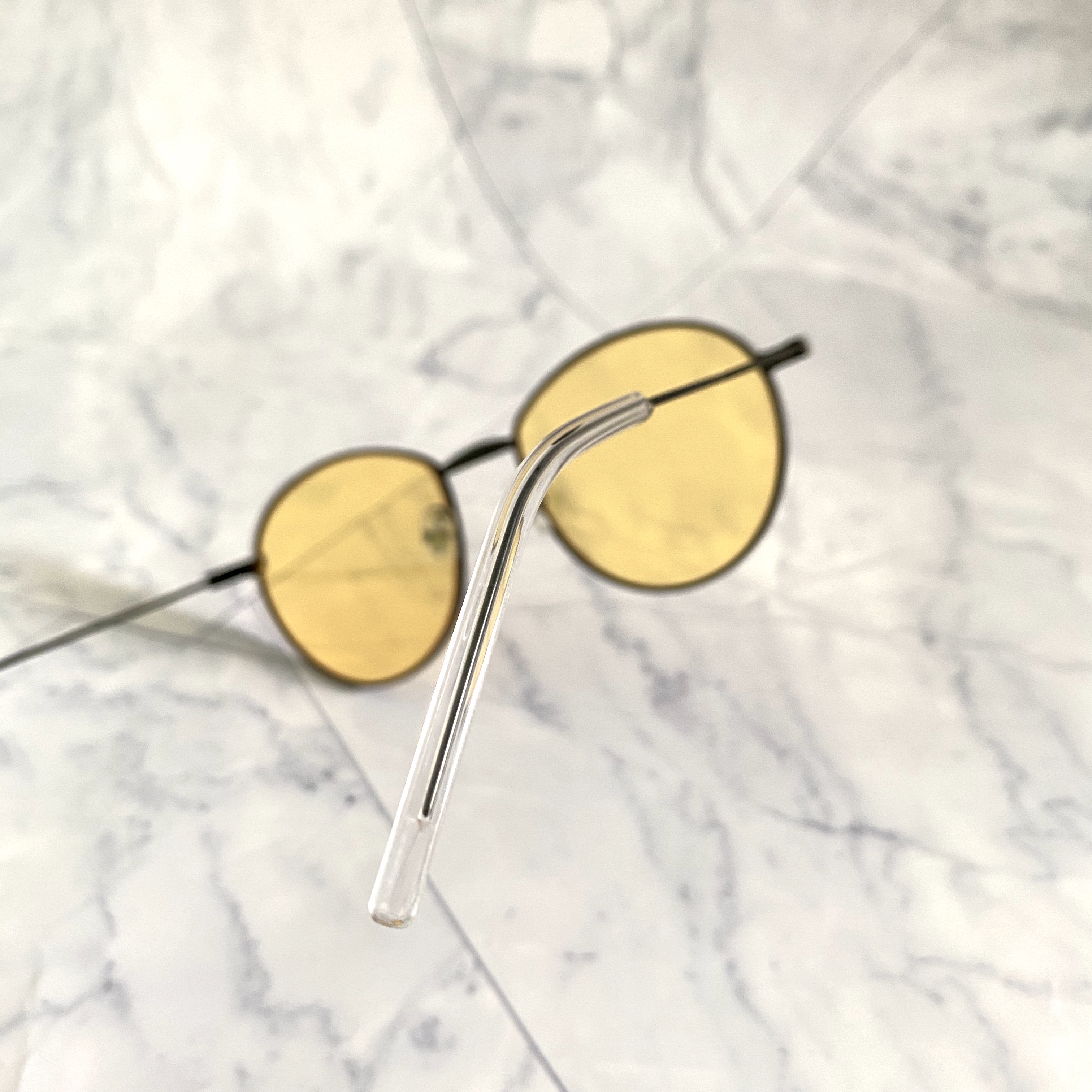 Kính mát màu vàng thời trang sành điệu