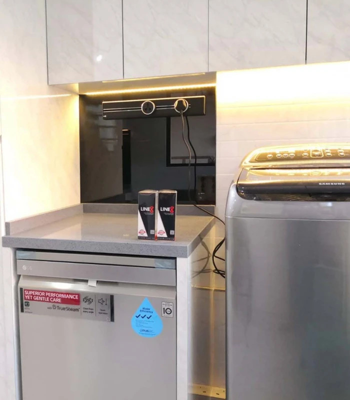Ổ Cắm Điện Line8 UKS-1 - Body Màu Đen - Chuẩn Anh - Chính hãng
