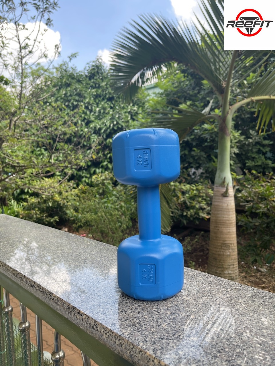 Tạ Tay Nhựa 4kg Bát Giác REEFIT