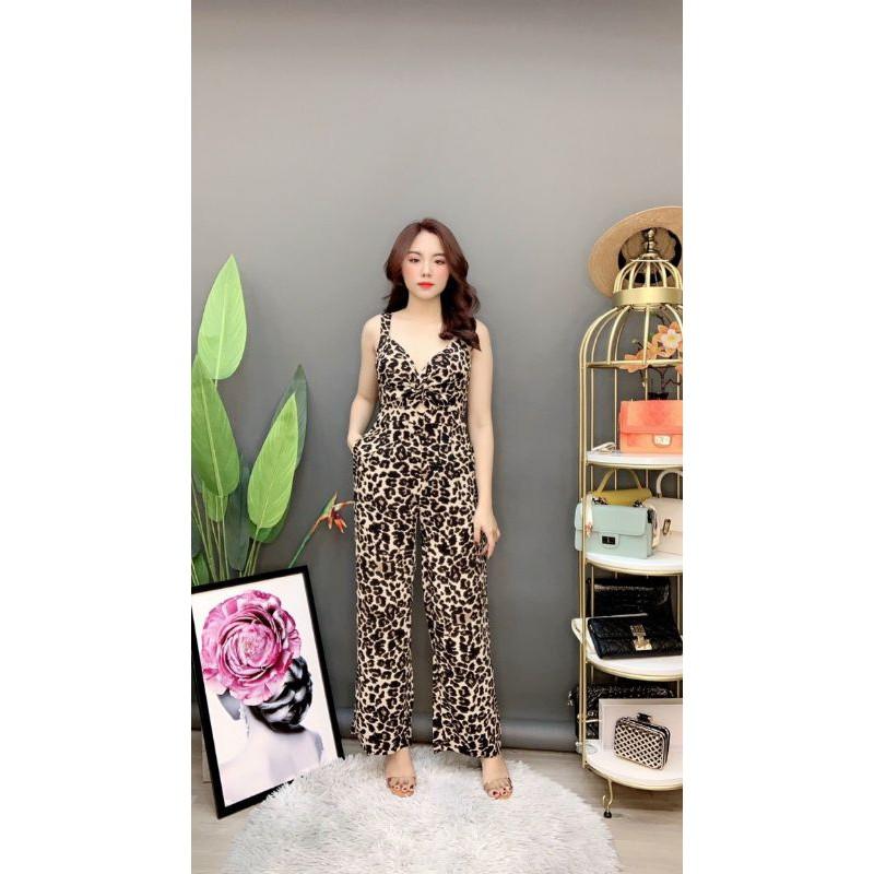 Jumpsuit nữ 2 dây ống rộng hoạ tiết báo