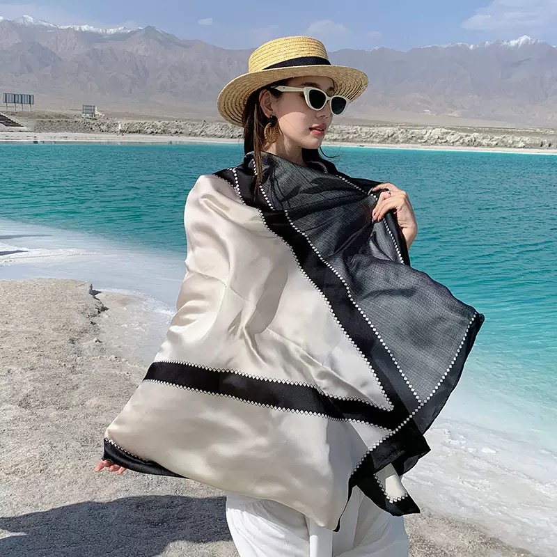 KHĂN CHOÀNG LỤA DÁNG DÀI CỰC SANG PHONG CÁCH TÂY ÂU SANG XỊN MỊN MÃ 09