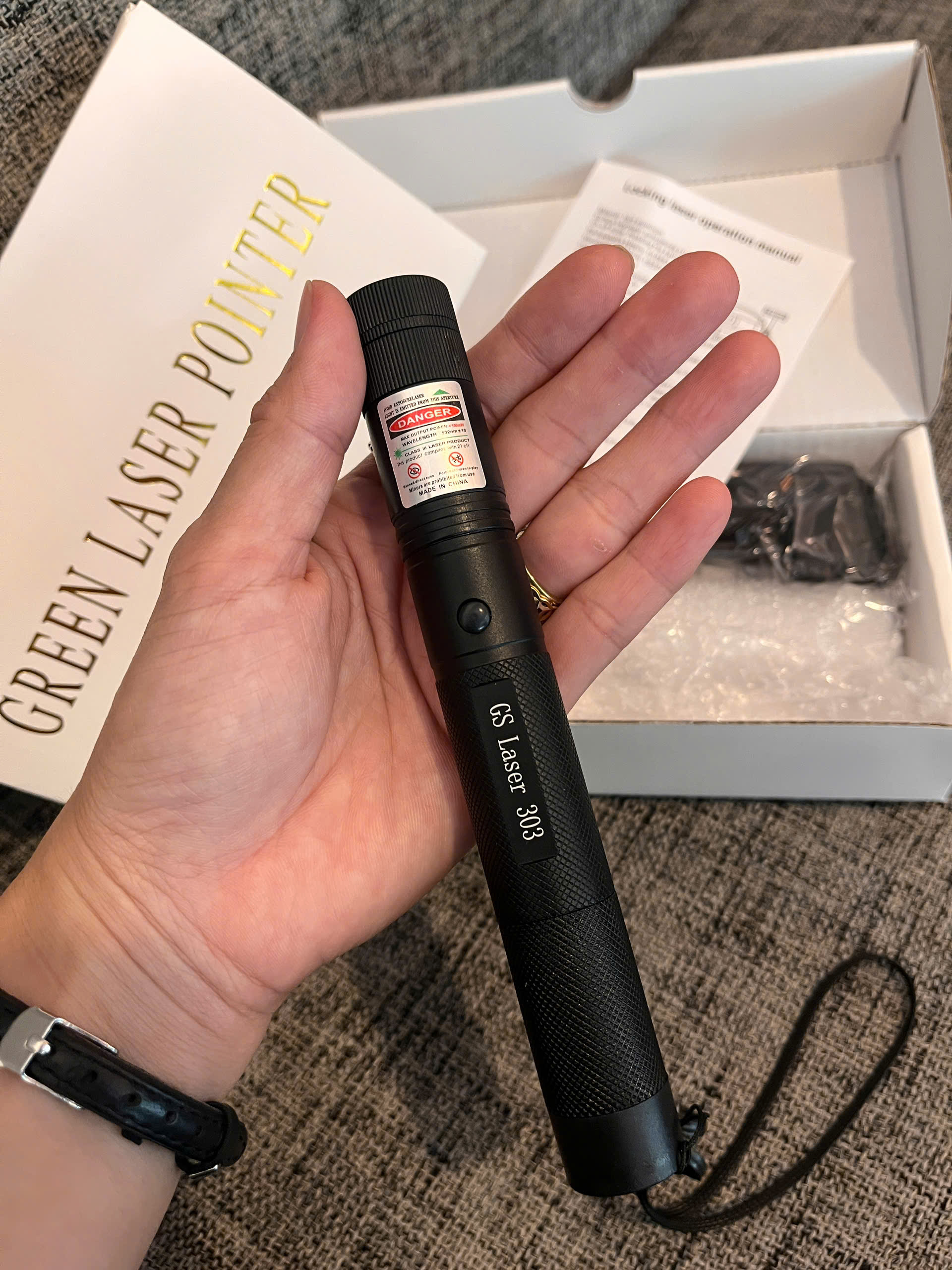 Đèn laser siêu mạnh đèn lazer 303 tia xanh lá, đèn chiếu lazer dạy học