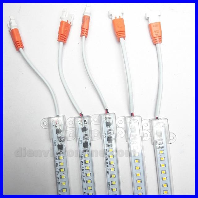 5 đèn led thanh vỏ nhựa 220V 50CM . Có thể nối tiếp nhiều thanh lại với nhau.
