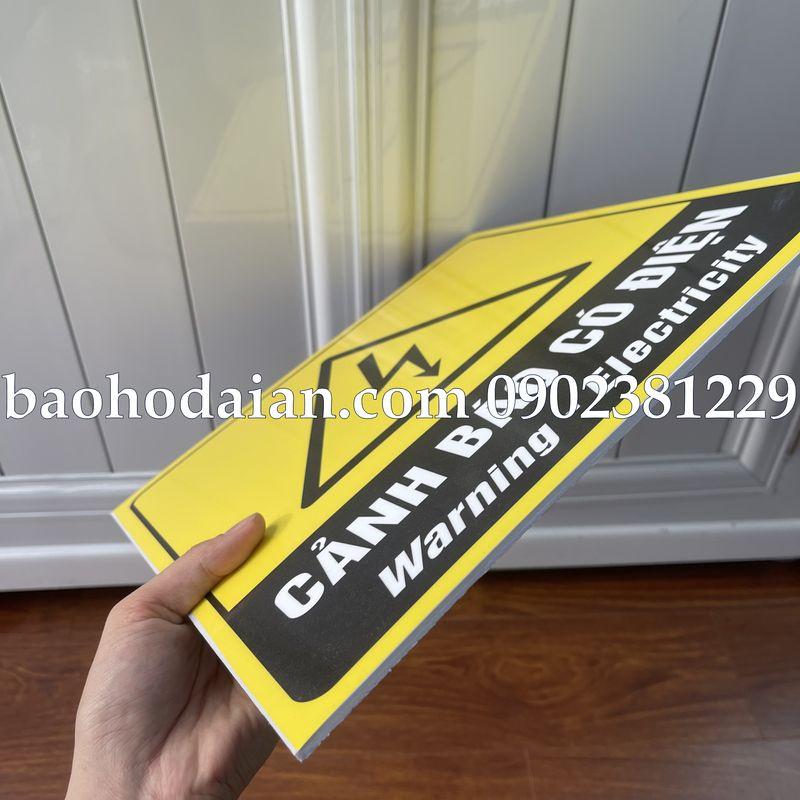 Bảng cảnh báo có điện chất liệu fomex dán decal 30 x 30cm