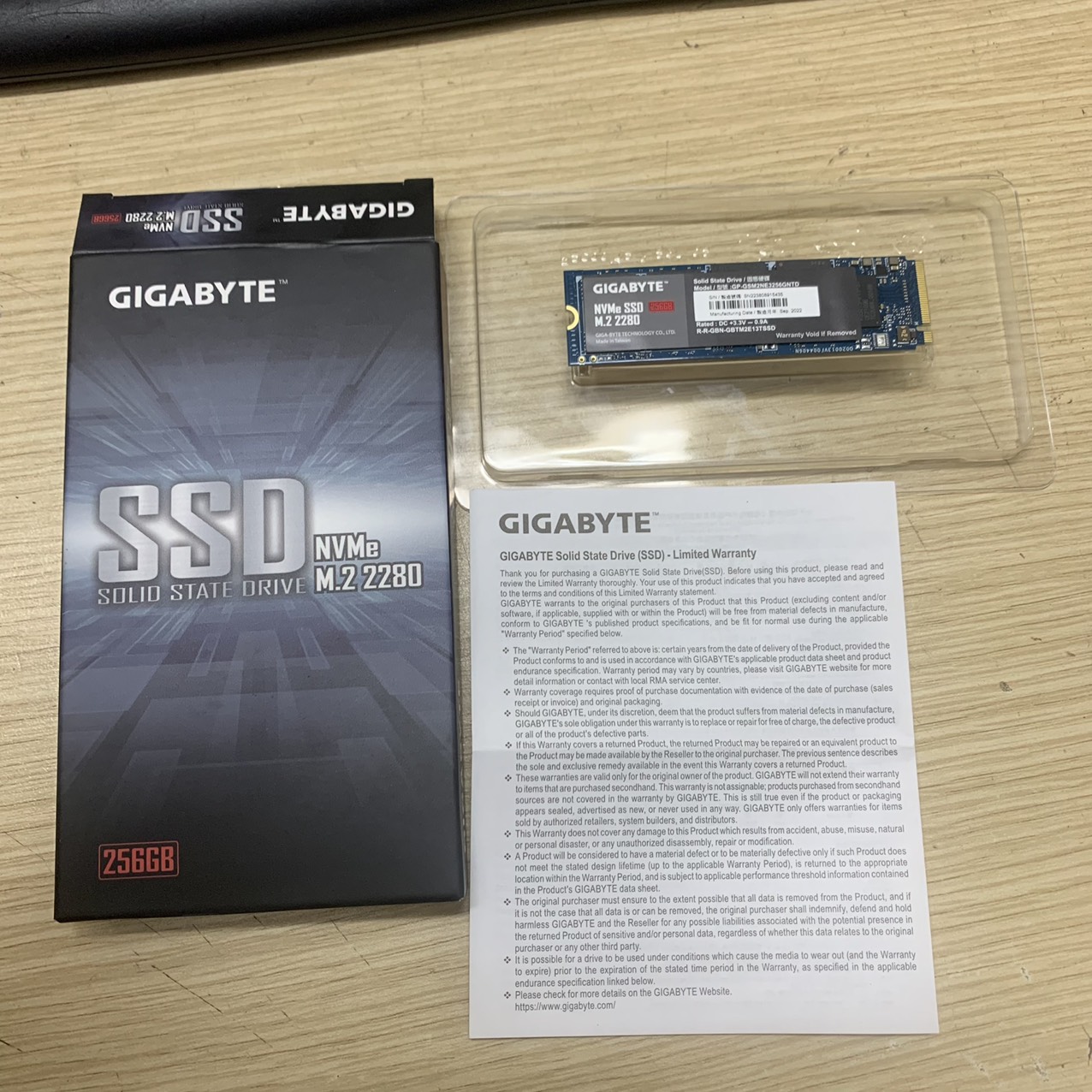 Ổ cứng SSD Gigabyte 256GB M.2 2280 PCIe NVMe Gen 3x4 (GP-GSM2NE3256GNTD) tốc 1700/1100 Mb/s- Hàng chính hãng