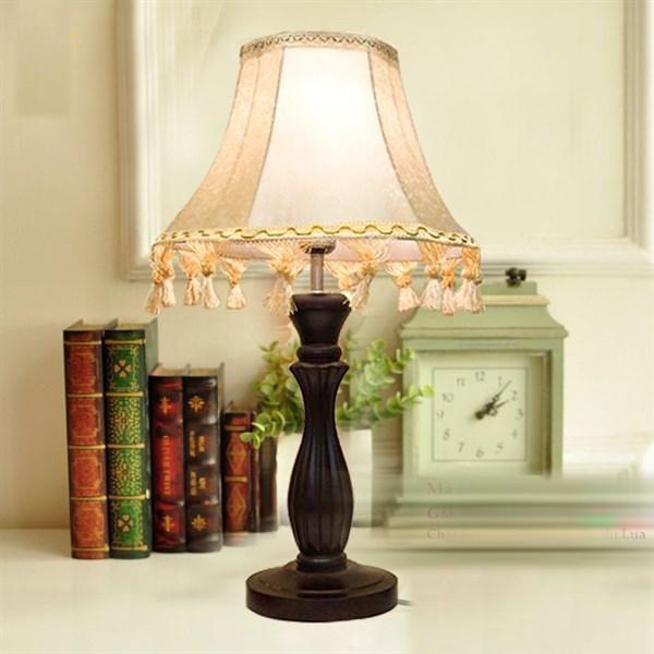 Đèn để bàn chao vải thân gỗ cổ TPDB06