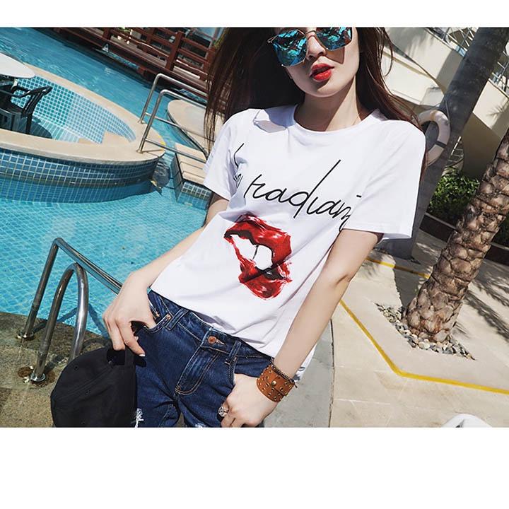 Áo Thun Nữ Tay Ngắn In Hình Môi Đỏ Và Chữ Be Radiant ATN4024  - J.A Shop