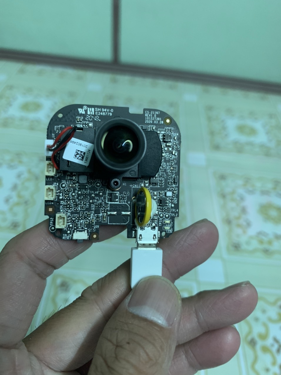 Camera mini wifi Ezviz CS-C1C-B Full HD 1080P, Hàng Chính hãng.