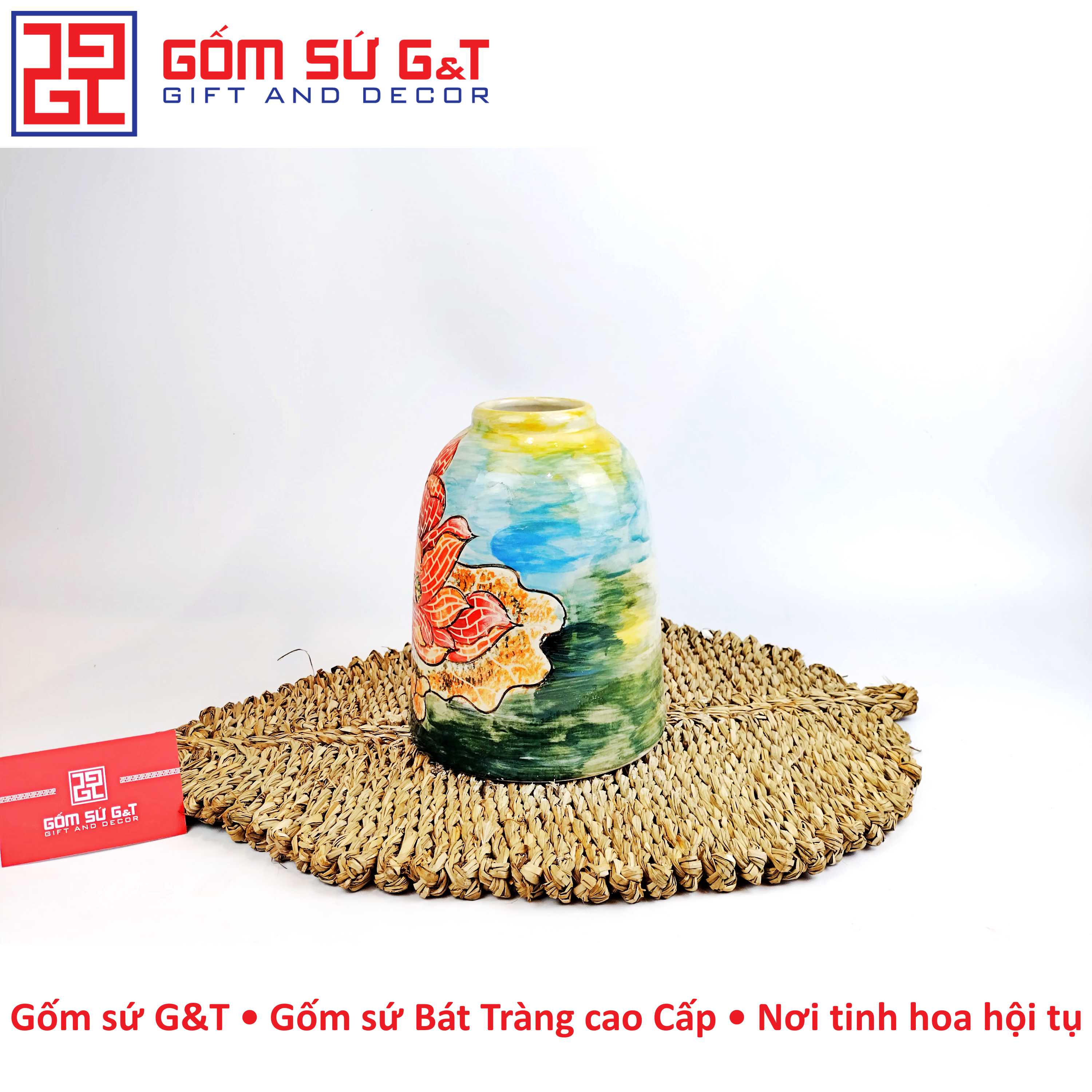 Lọ hoa chuông sen cầm Gốm Sứ G&T