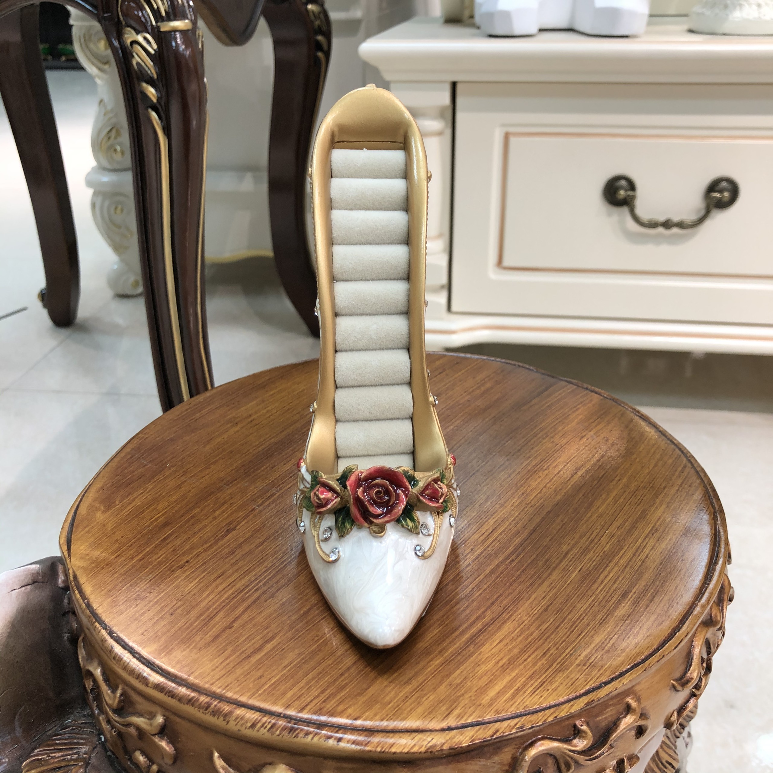 Giày đựng nhẫn - Giày trang trí - Giày đựng trang sức - Giày đựng trang sức tân cổ điển- Giày để nhẫn HD4 Chất liệu hợp kim phủ bóng sứ