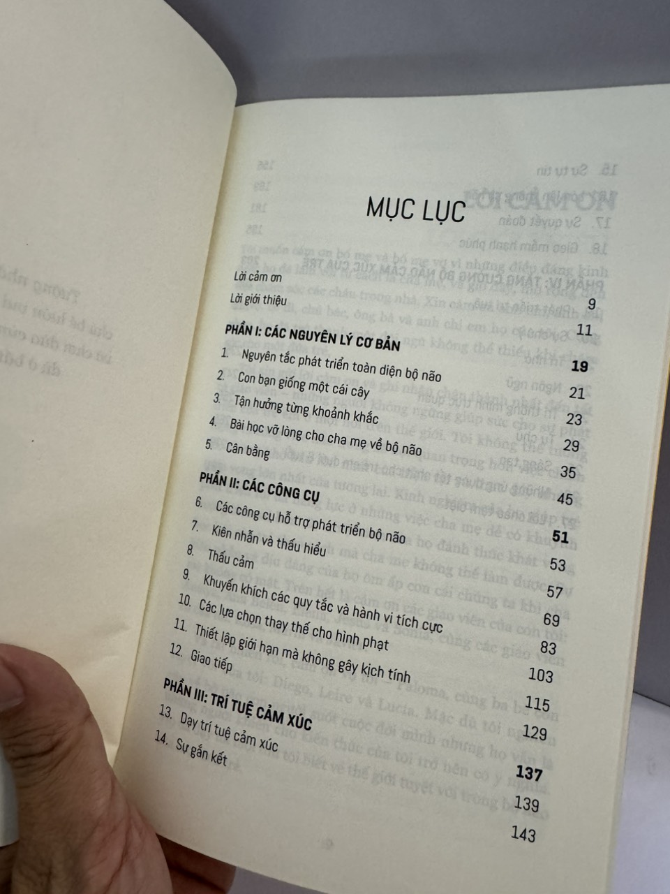 Sách BÍ MẬT BỘ NÃO TRẺ - Giúp Con Bạn Phát Triển Tiềm Năng Trí Tuệ Và Cảm Xúc – Álvaro Bilbao - Song Hạo dịch – Thaihabooks – NXB Lao Động