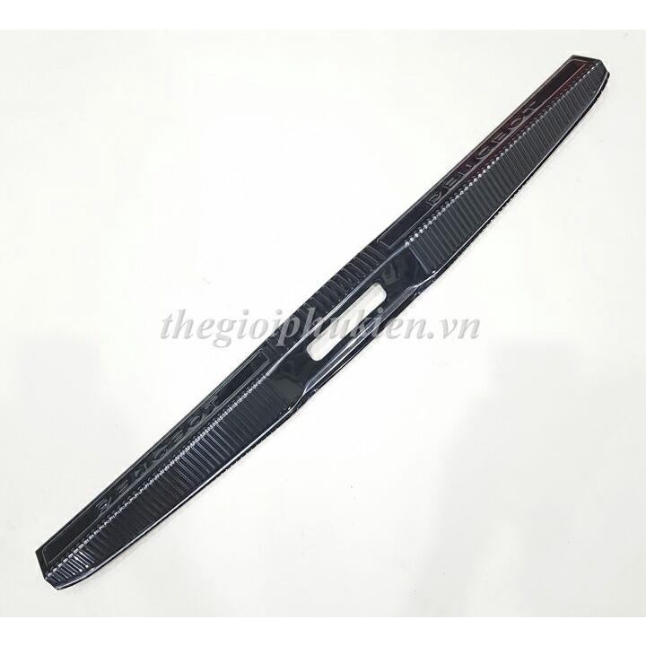 Bộ sản phẩm ỐP BẬC CỐP VÀ BẬC CỬA vân Titan xe Peugeot 5008