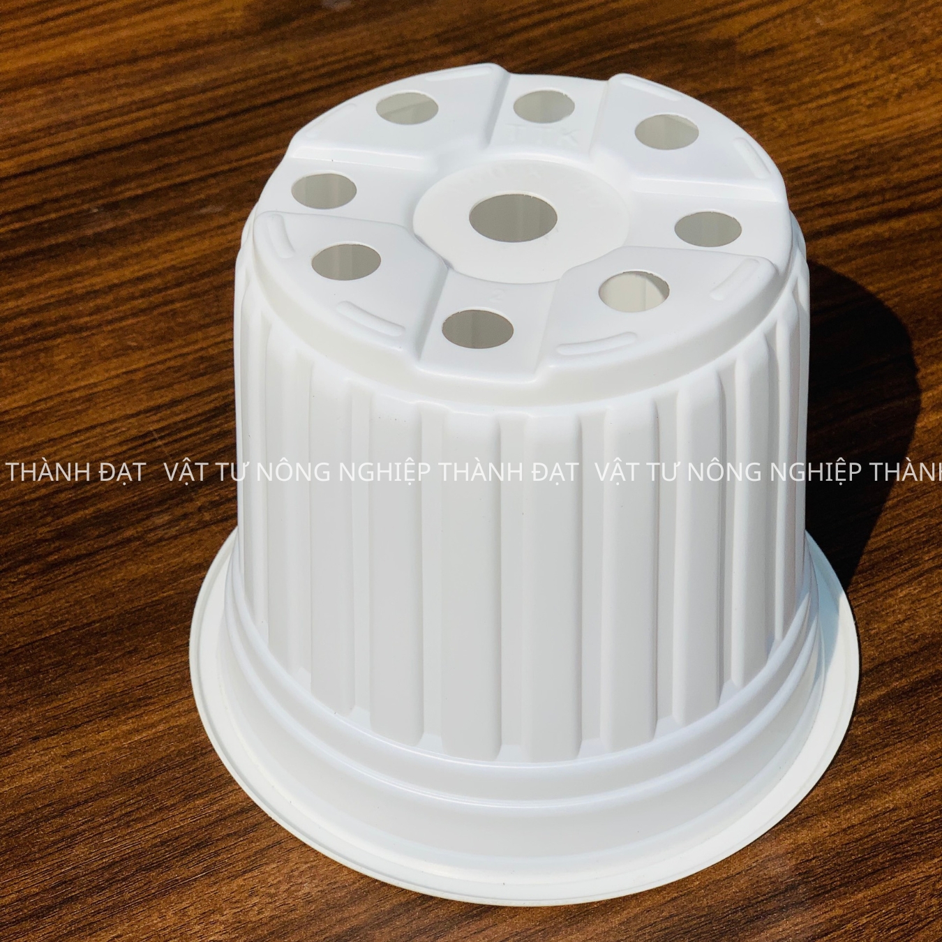 05 Chậu nhựa trắng TTK 18 trồng cây, trồng hoa cao cấp