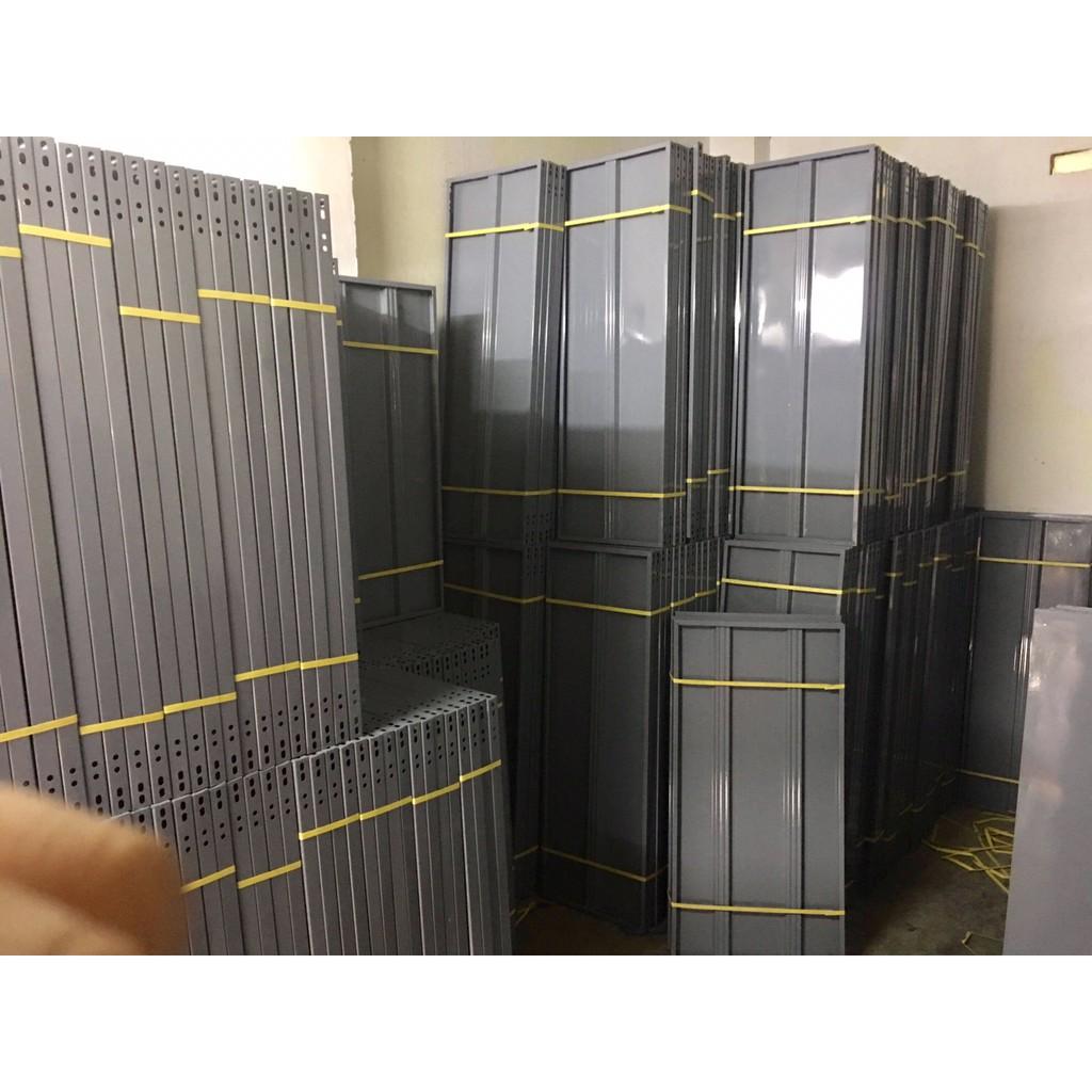 Kệ sắt V lỗ đa năng 3 tầng KT : dài 1m, rộng 0,4m, cao 1m