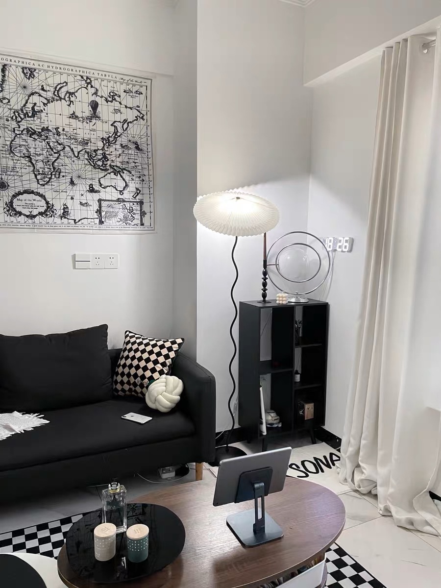 Đèn cây đứng decor đọc sách, đèn ngủ cho phòng ngủ, phòng khách kiểu sóng lượn Hàn Quốc màu đen DC001D