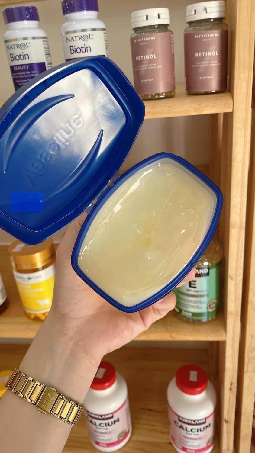 Sáp Dưỡng Ẩm Vaseline 368g - 2 màu
