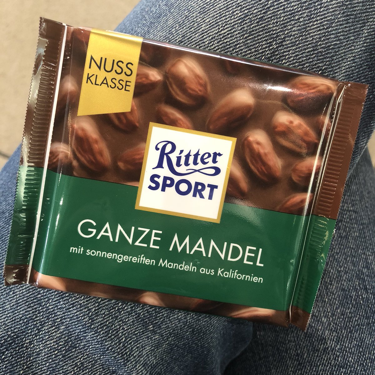 Combo 6 thanh Chocolate Ritter Sport Ganze Mandel nhân Hạnh nhân 100gr