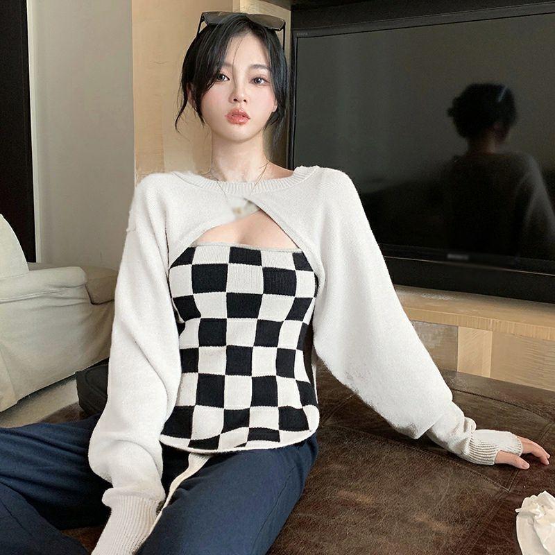 Set áo hai dây kẻ caro kèm áo choàng thiết kế hợp thời trang