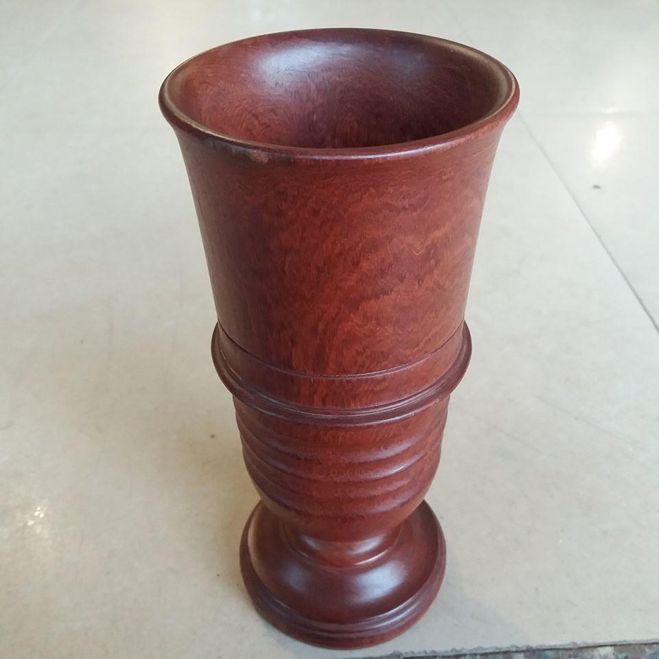 Bình lọ đựng hương thờ cúng gỗ hương kích thước cao 23cmx10cm