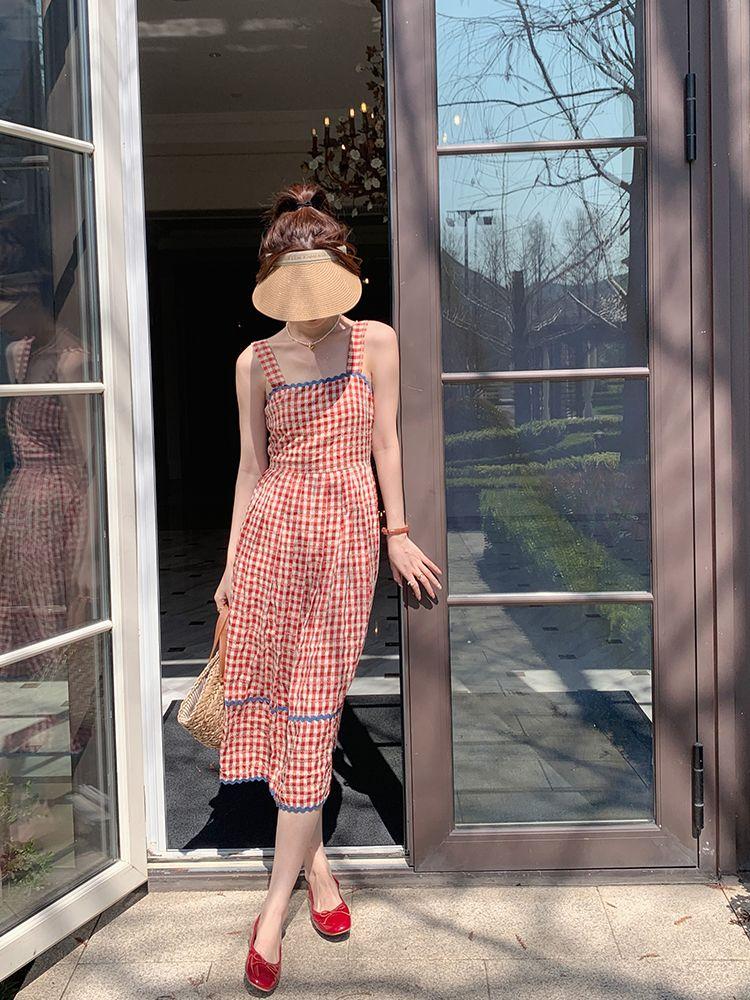 DONGSHOP Thiết kế kiểu Pháp Sense Sling Dress Nữ 2023 Mùa hè Slim Extra Fairy Tea Break Dress Red Checked Mid Dress