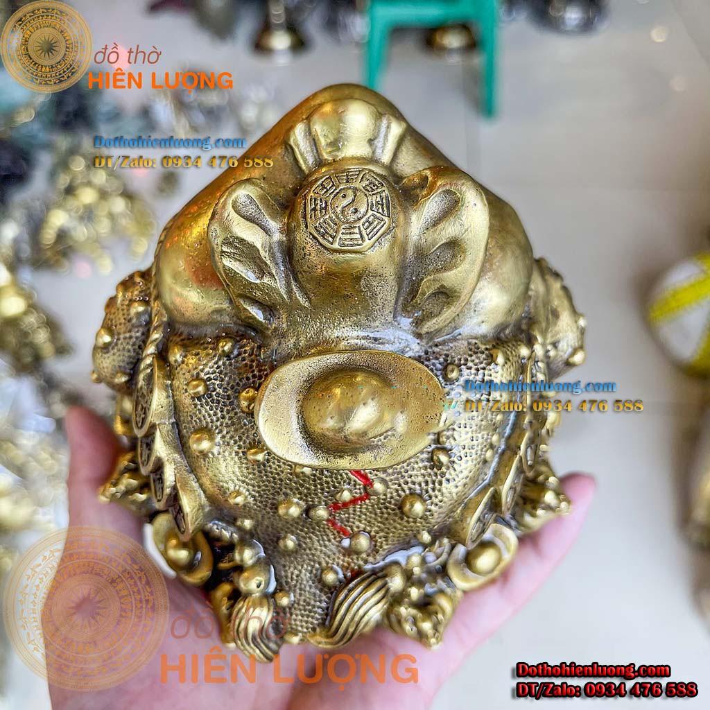 Thiềm Thư Nhiều Đầu Ngồi Bệ Vàng Cao 15cm Bằng Đồng Phong Thủy
