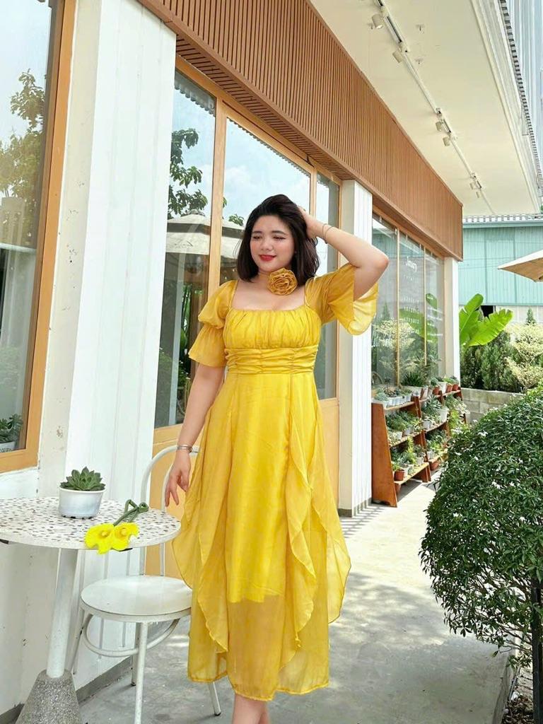 Đầm maxi bèo trễ vai kèm hoa cổ bigsize